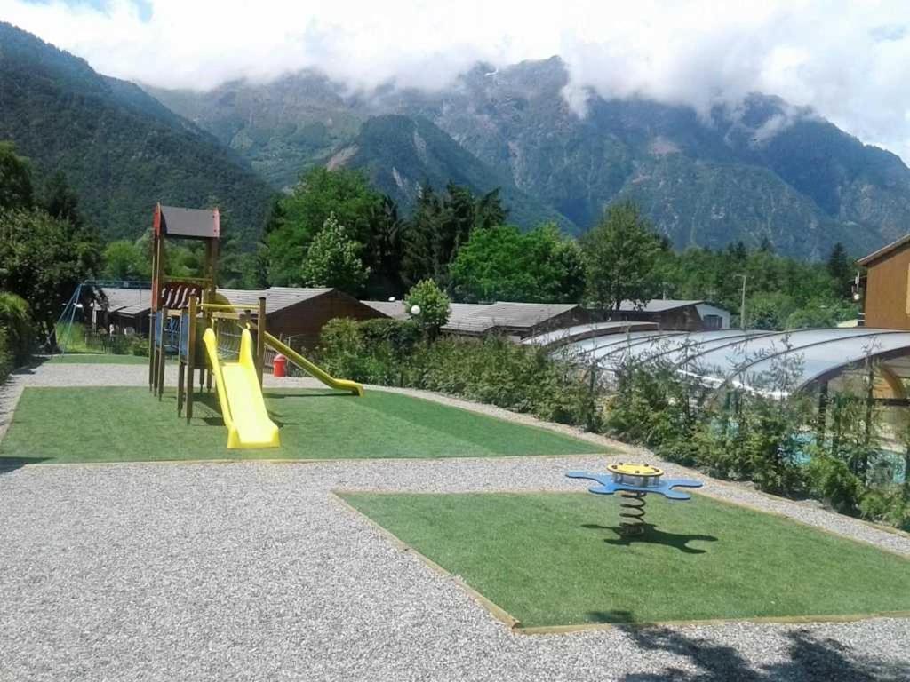 Camping 5 Etoiles - Piscine - Eeceff Le Bourg-dʼOisans Extérieur photo