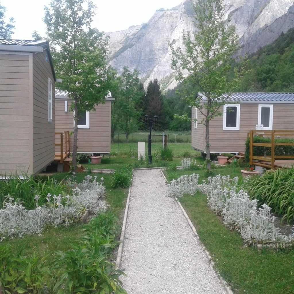 Camping 5 Etoiles - Piscine - Eeceff Le Bourg-dʼOisans Extérieur photo